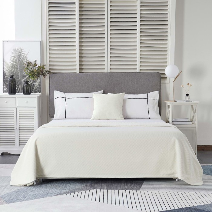 Аманда (молоко) 220х240 Покрывало Трикотаж