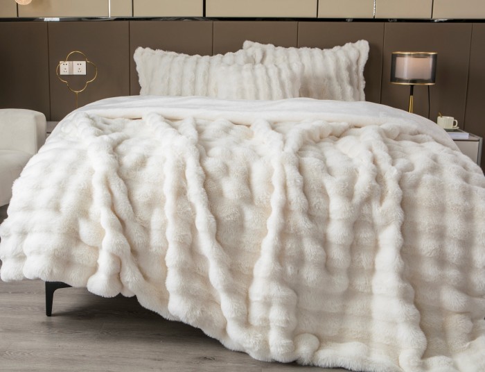 Покрывало декоративное Buffy Premium (молоко) 220x240 220x240см 