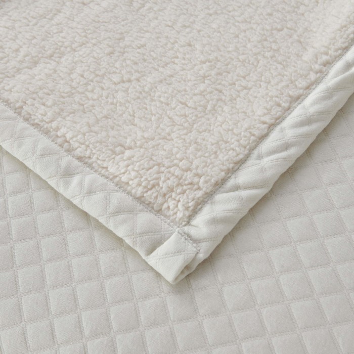 Гранд (молоко) 220х240 Покрывало Трикотаж