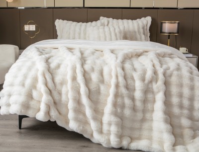 Покрывало декоративное Buffy Premium (молоко) 160x220 160х220см 