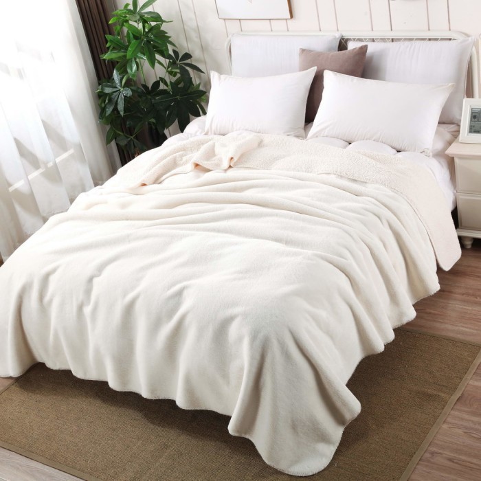 Аурелия (молоко) Плед 220х240