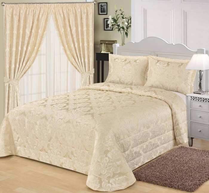 Дельфина (молоко) Покрывало 240х260