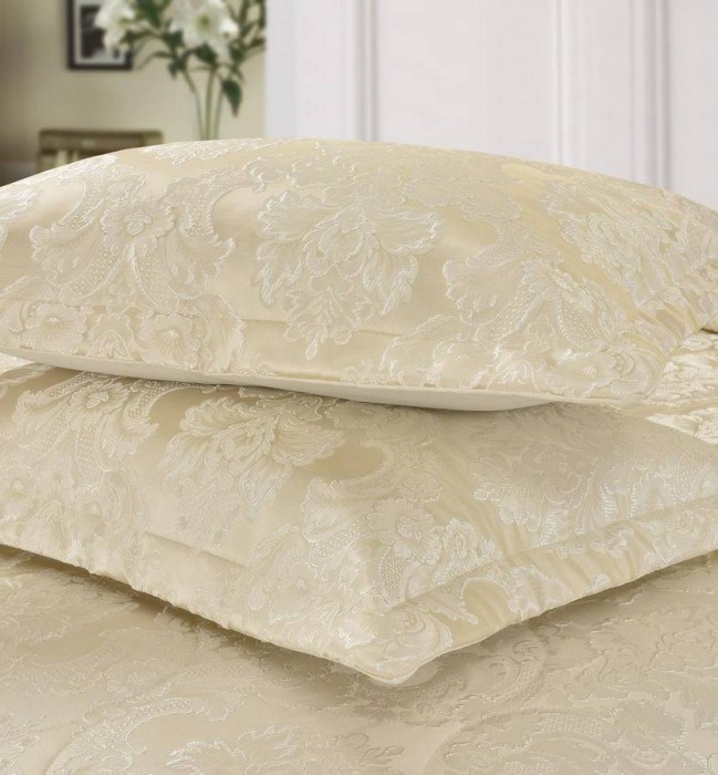 Дельфина (молоко) Покрывало 240х260