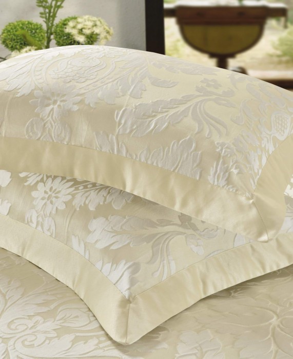 Аделаида (молоко) Покрывало 240х260