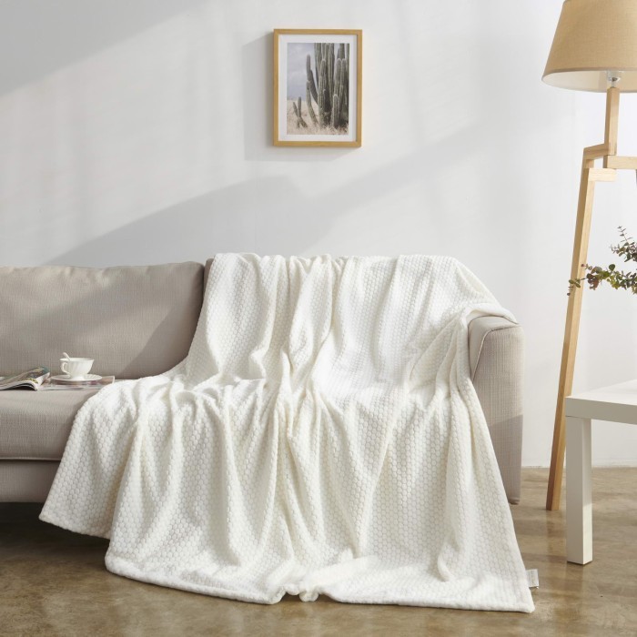 Каролина (молоко) Покрывало 160х220