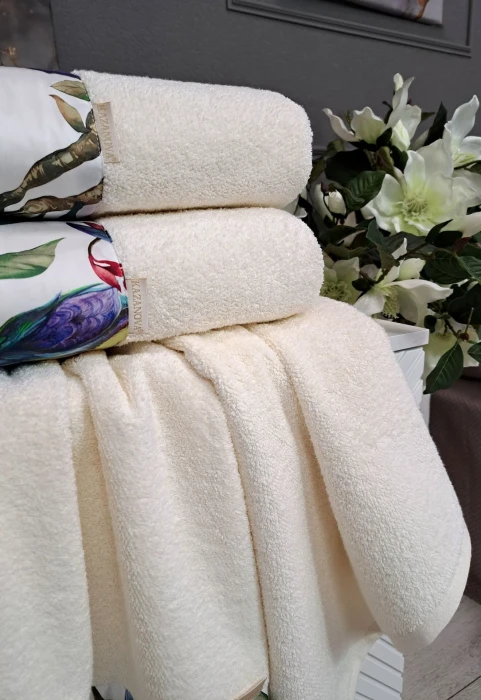 Комплект полотенец Adora Колибри (молоко) 70х140см и 50х90см "KAZANOV.A"