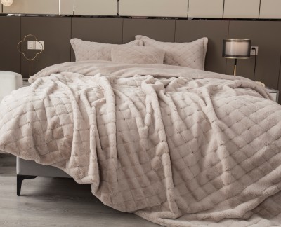 Покрывало декоративное Shinshilla point (жемчужно-бежевый) 220x240см 