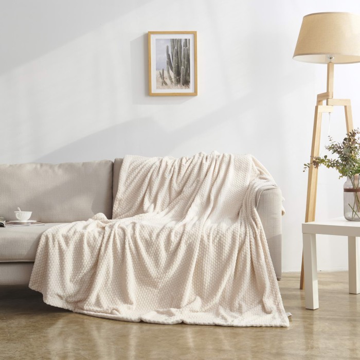 Каролина (крем) Покрывало 220х240